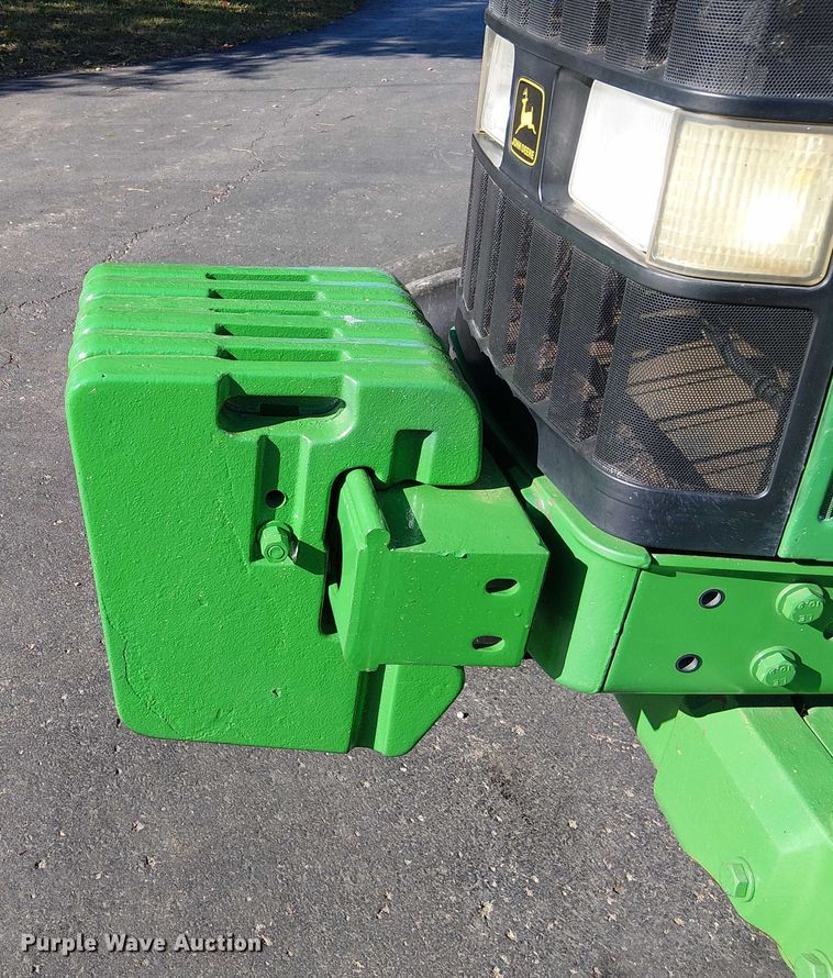 image for item DU3736 2002 John Deere 7410 tractor