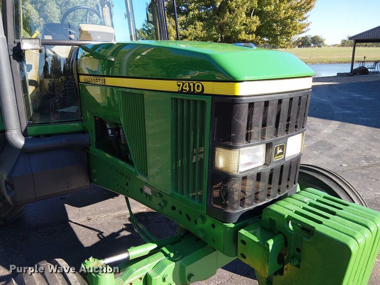 image for item DU3736 2002 John Deere 7410 tractor