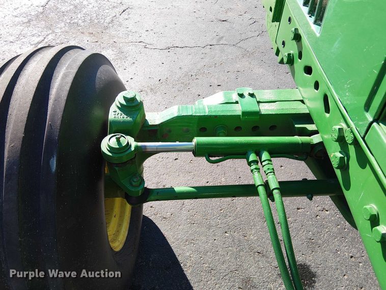 image for item DU3736 2002 John Deere 7410 tractor