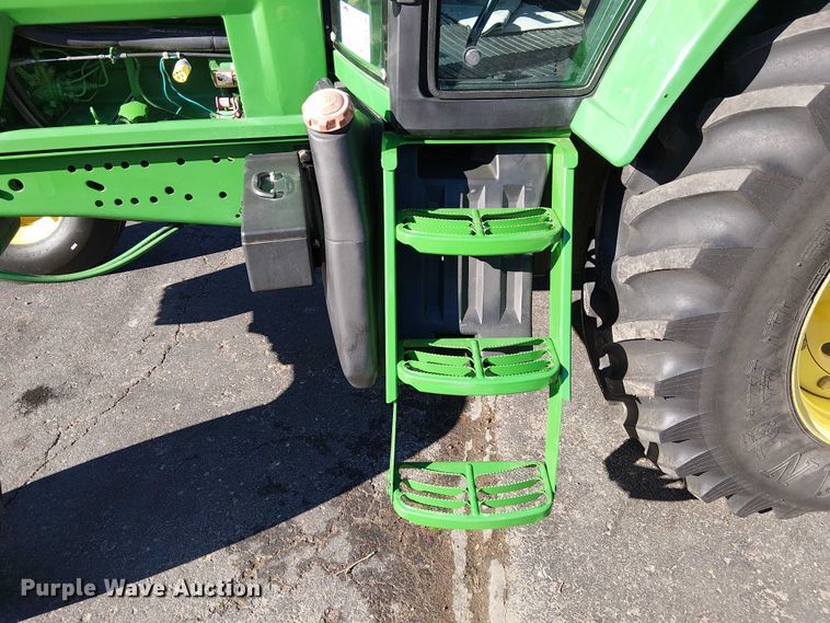 image for item DU3736 2002 John Deere 7410 tractor