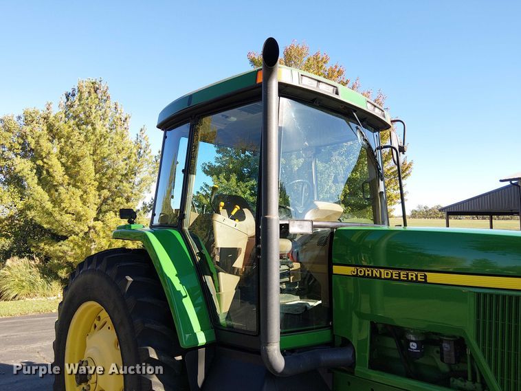 image for item DU3736 2002 John Deere 7410 tractor