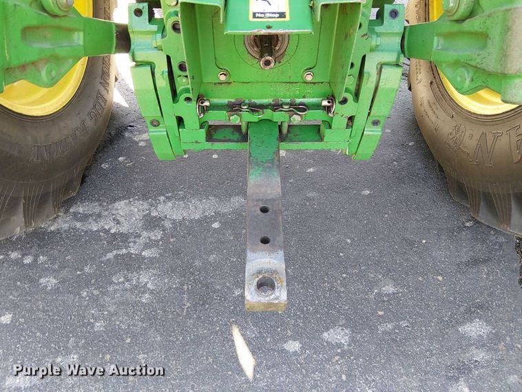 image for item DU3736 2002 John Deere 7410 tractor