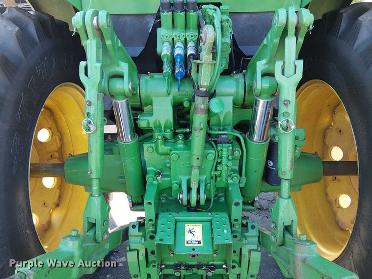 image for item DU3736 2002 John Deere 7410 tractor