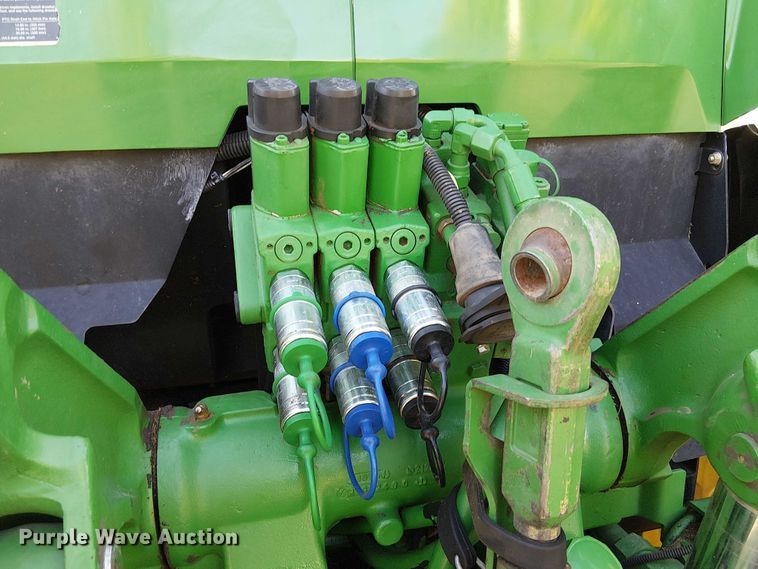 image for item DU3736 2002 John Deere 7410 tractor