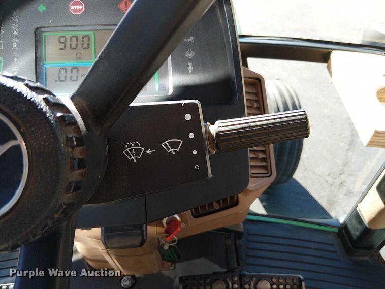 image for item DU3736 2002 John Deere 7410 tractor