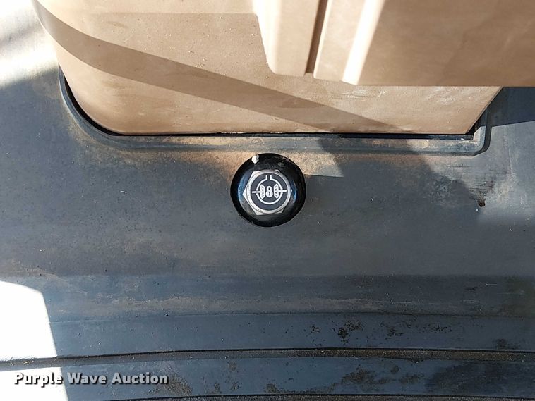 image for item DU3736 2002 John Deere 7410 tractor