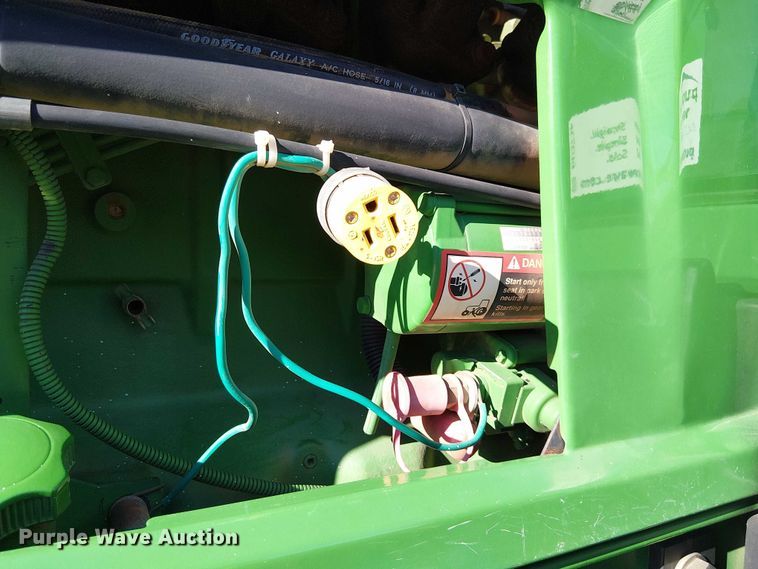 image for item DU3736 2002 John Deere 7410 tractor