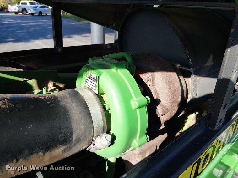 image for item DU3736 2002 John Deere 7410 tractor