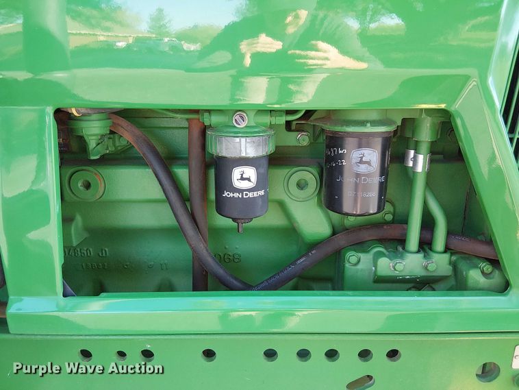 image for item DU3736 2002 John Deere 7410 tractor