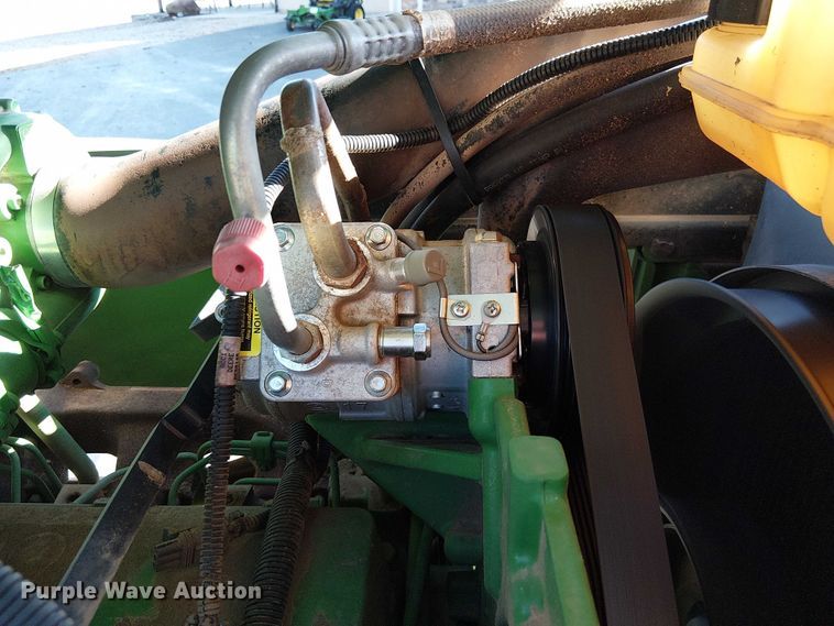 image for item DU3736 2002 John Deere 7410 tractor