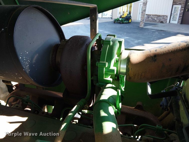 image for item DU3736 2002 John Deere 7410 tractor