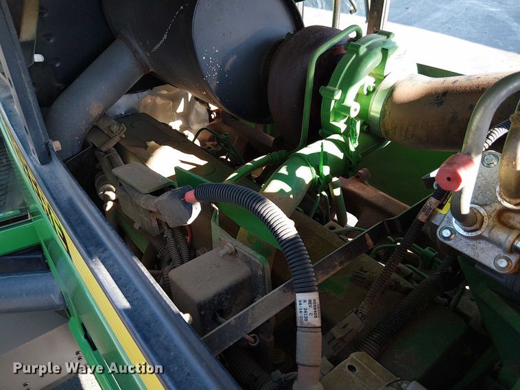 image for item DU3736 2002 John Deere 7410 tractor