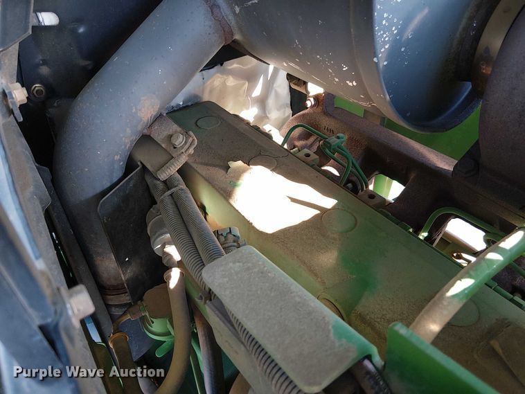 image for item DU3736 2002 John Deere 7410 tractor