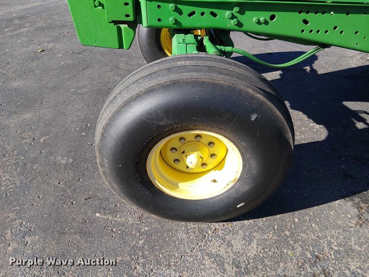 image for item DU3736 2002 John Deere 7410 tractor