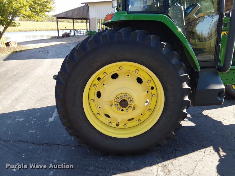 image for item DU3736 2002 John Deere 7410 tractor