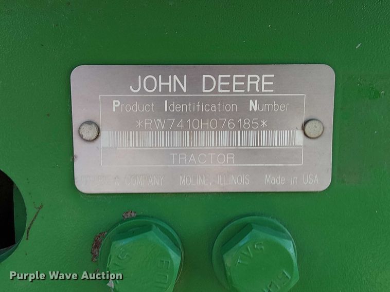 image for item DU3736 2002 John Deere 7410 tractor