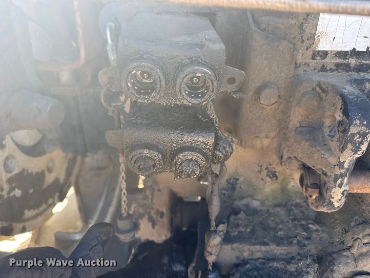 image for item DV2867 Allis-Chalmers 7020 tractor