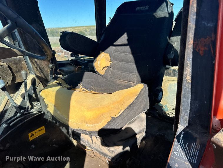 image for item DV2867 Allis-Chalmers 7020 tractor