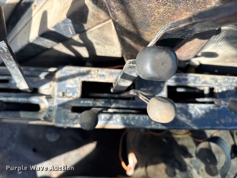 image for item DV2867 Allis-Chalmers 7020 tractor