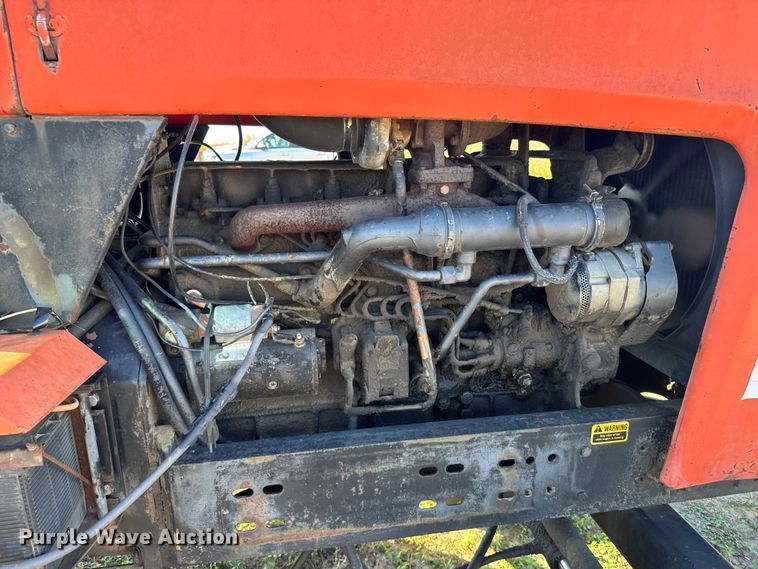 image for item DV2867 Allis-Chalmers 7020 tractor