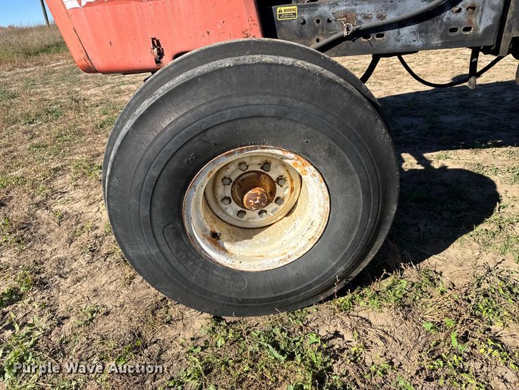 image for item DV2867 Allis-Chalmers 7020 tractor