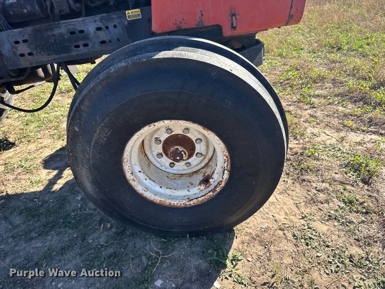 image for item DV2867 Allis-Chalmers 7020 tractor