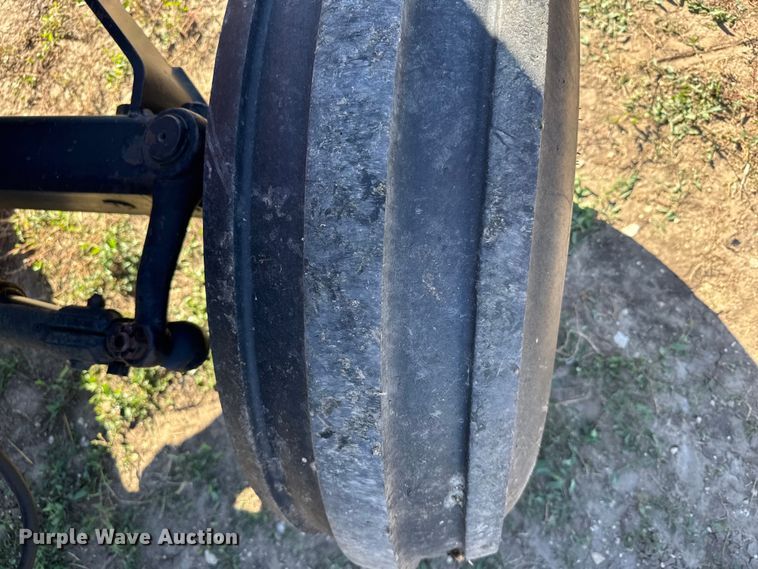 image for item DV2867 Allis-Chalmers 7020 tractor