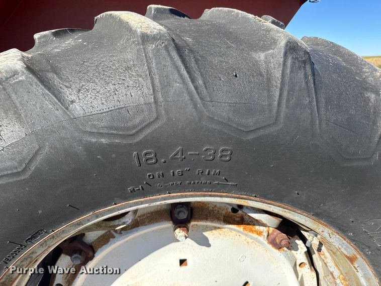 image for item DV2867 Allis-Chalmers 7020 tractor