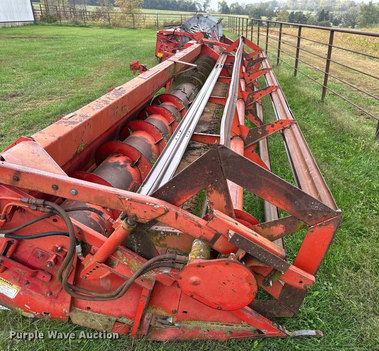 image for item DW6654 Massey Ferguson 2381 rigid head