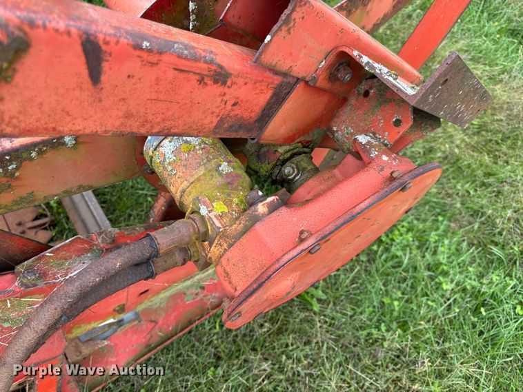 image for item DW6654 Massey Ferguson 2381 rigid head