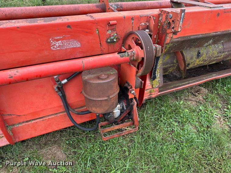 image for item DW6654 Massey Ferguson 2381 rigid head