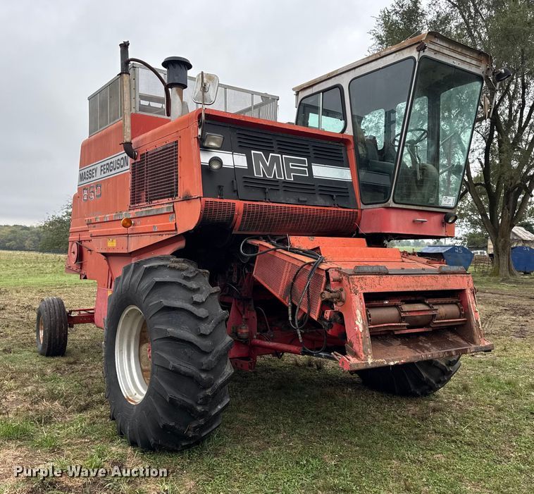 image for item DW6656 1984 Massey Ferguson 850 combine