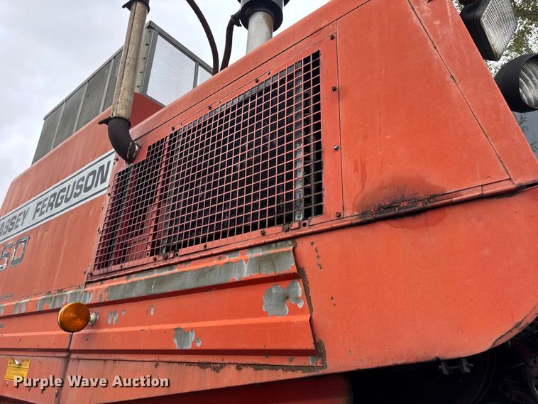 image for item DW6656 1984 Massey Ferguson 850 combine