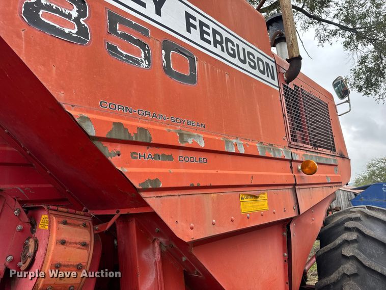 image for item DW6656 1984 Massey Ferguson 850 combine