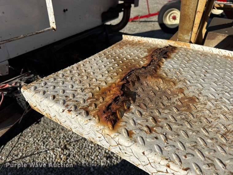 image for item DW6663 1996 International Paystar 5000 fertilizer delivery truck