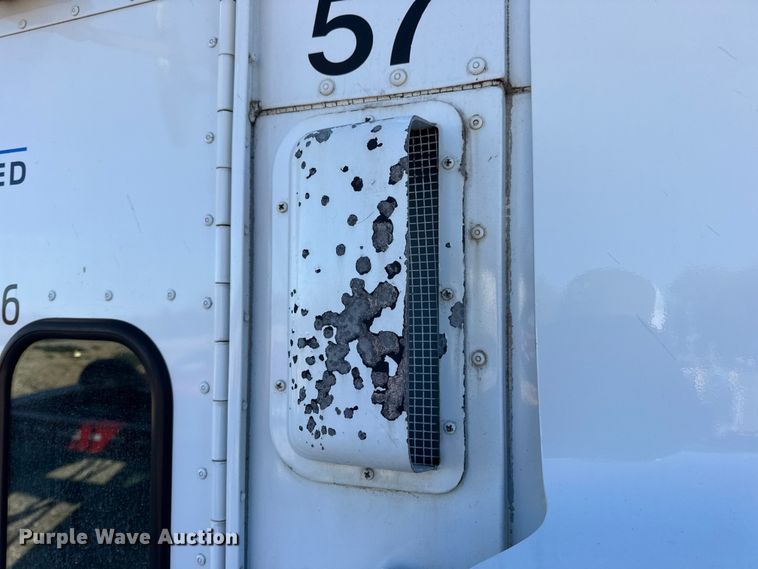 image for item DW6663 1996 International Paystar 5000 fertilizer delivery truck