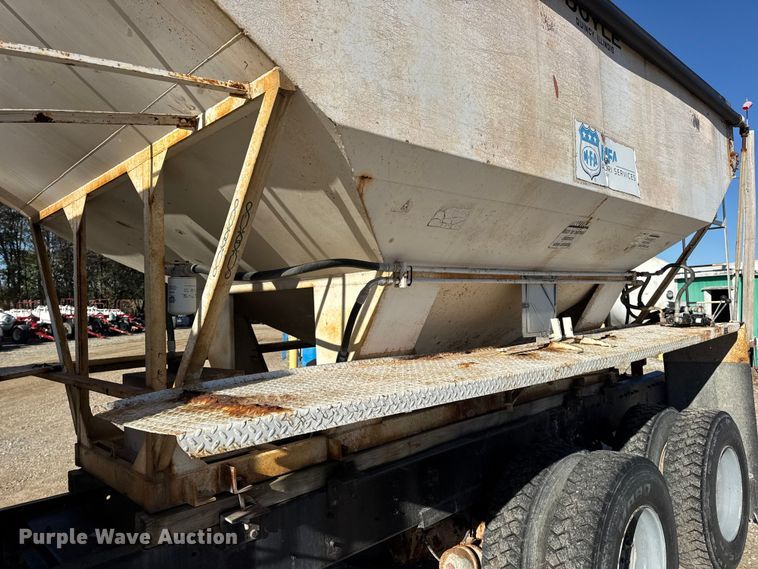 image for item DW6663 1996 International Paystar 5000 fertilizer delivery truck