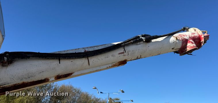 image for item DW6663 1996 International Paystar 5000 fertilizer delivery truck