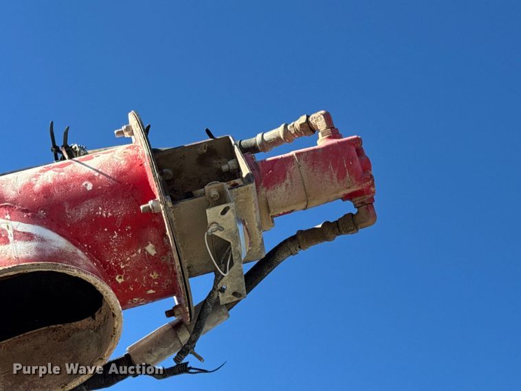 image for item DW6663 1996 International Paystar 5000 fertilizer delivery truck