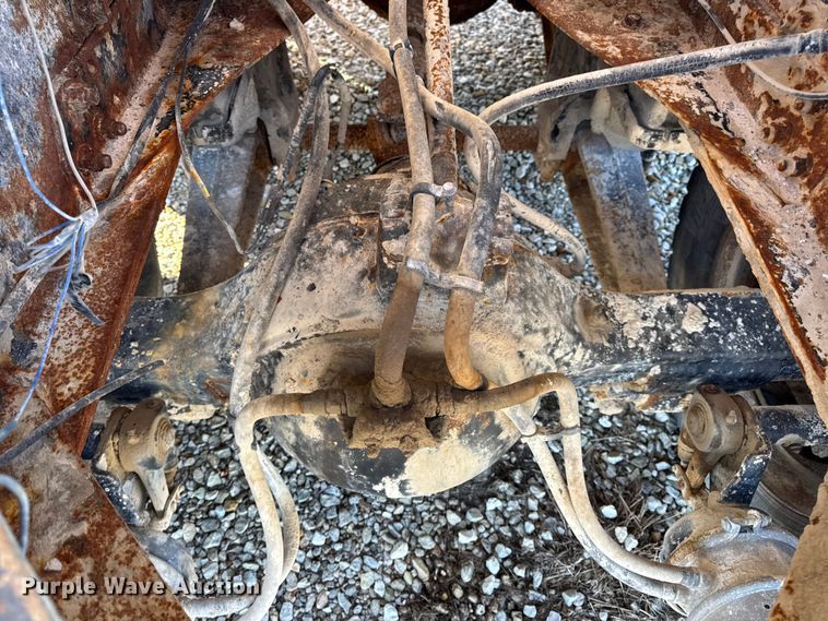 image for item DW6663 1996 International Paystar 5000 fertilizer delivery truck