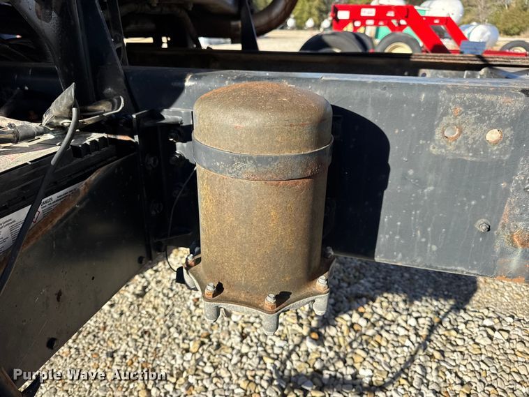 image for item DW6663 1996 International Paystar 5000 fertilizer delivery truck