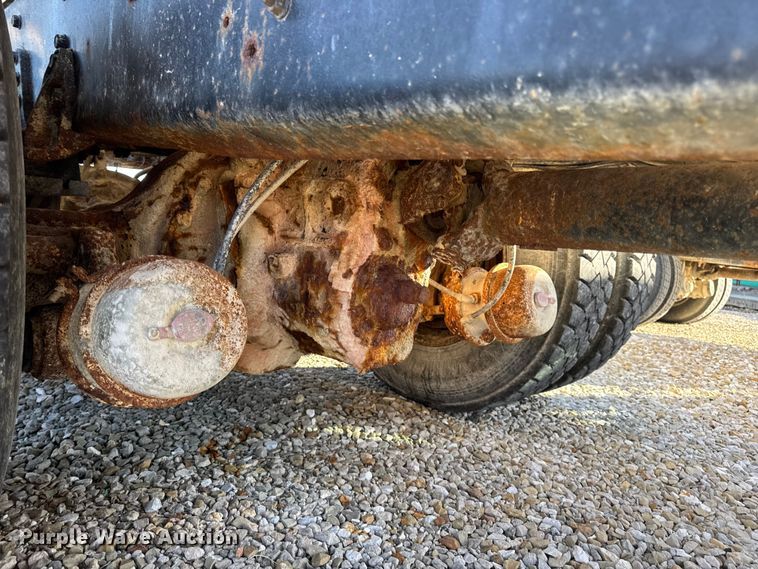 image for item DW6663 1996 International Paystar 5000 fertilizer delivery truck