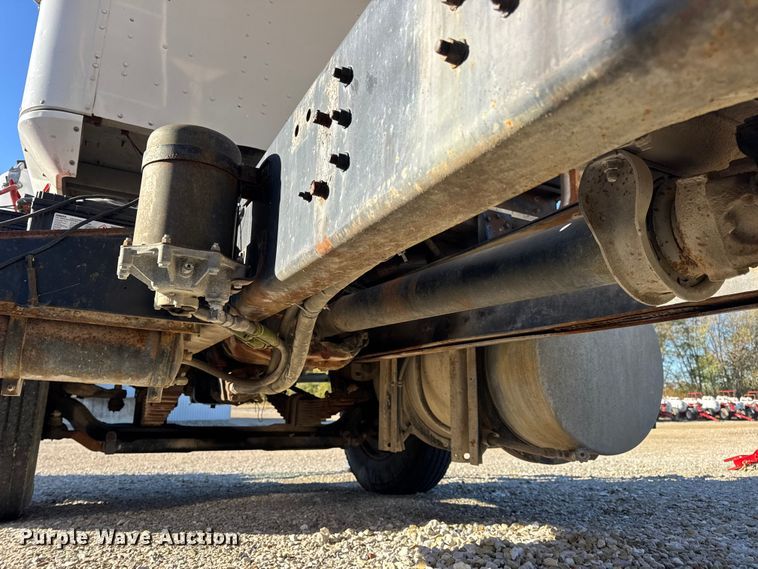 image for item DW6663 1996 International Paystar 5000 fertilizer delivery truck