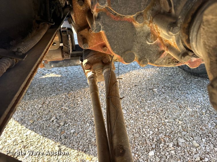 image for item DW6663 1996 International Paystar 5000 fertilizer delivery truck