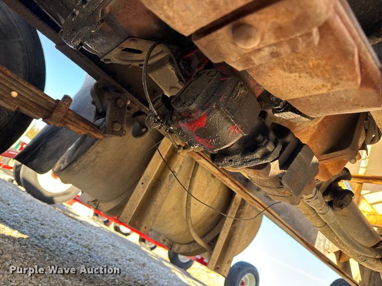 image for item DW6663 1996 International Paystar 5000 fertilizer delivery truck