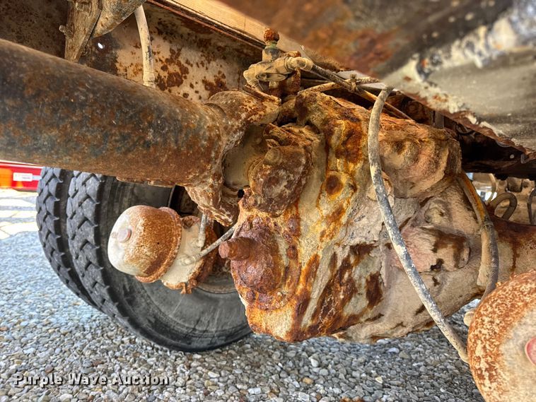 image for item DW6663 1996 International Paystar 5000 fertilizer delivery truck