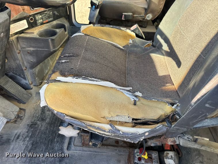 image for item DW6663 1996 International Paystar 5000 fertilizer delivery truck