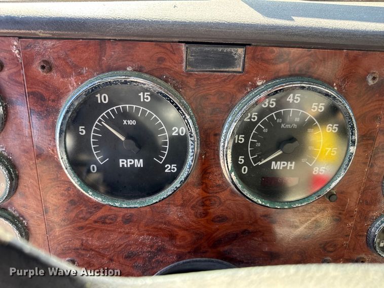 image for item DW6663 1996 International Paystar 5000 fertilizer delivery truck