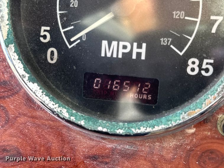 image for item DW6663 1996 International Paystar 5000 fertilizer delivery truck