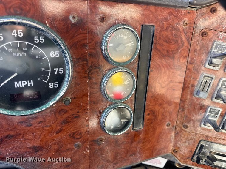 image for item DW6663 1996 International Paystar 5000 fertilizer delivery truck